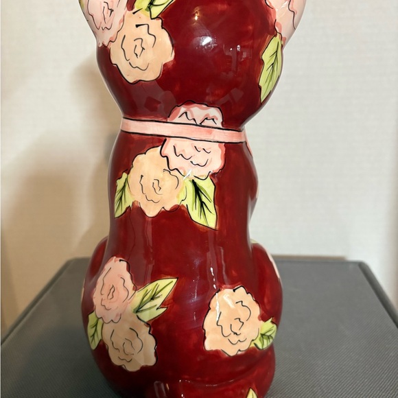 Vintage Ganz Bella Casa Ceramic Cat Shaped Maroon Flower Rose Painted Vase - Picture 3 of 7